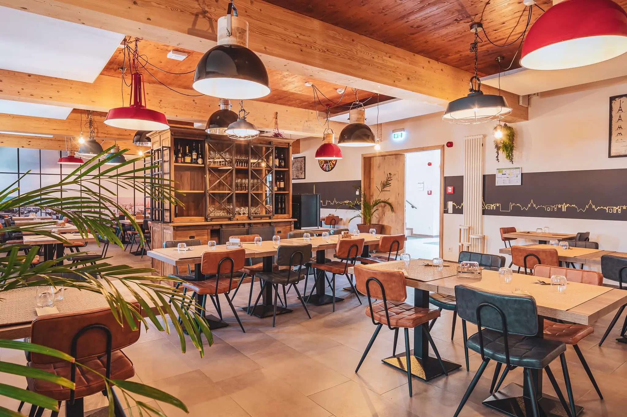 Ambiance chaleureuse du Bistro An Henkes